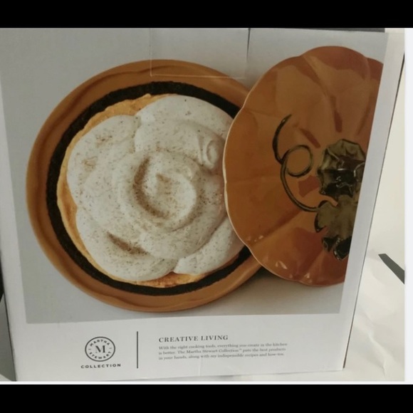 Ceramic Pumpkin Pie Keeper - Picture 4 of 4